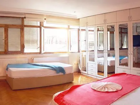 Taxim House Apartment *